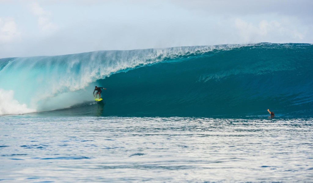 Maraa surfing The Islands of Tahiti