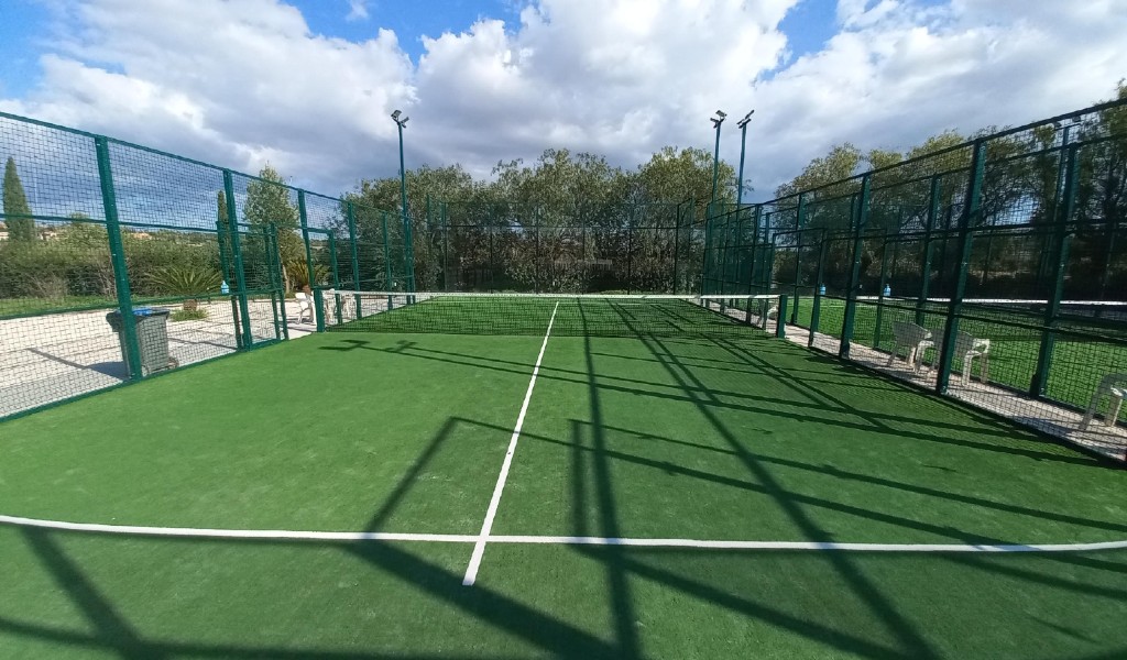 Sport hotel in focus: padel tennis at Amendoeira Golf Resort in Portugal