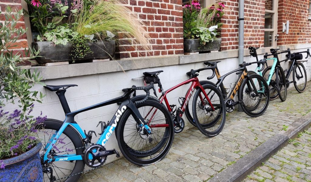 Bikes in the courtyard at Flandrien Hotel