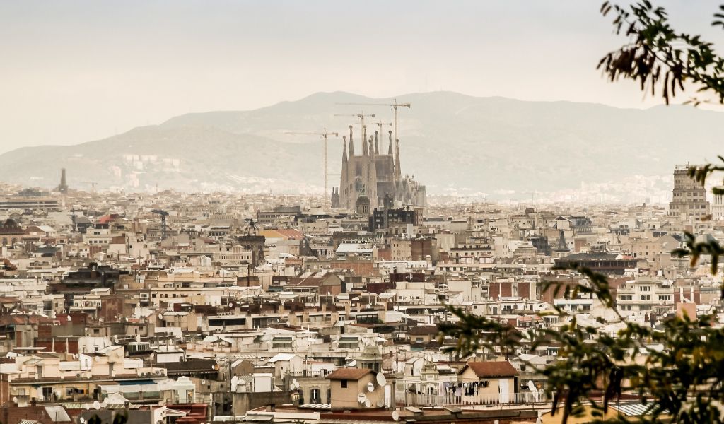 Barcelona sports travel guide - La Sagrada Família (Image: PxHere.com)