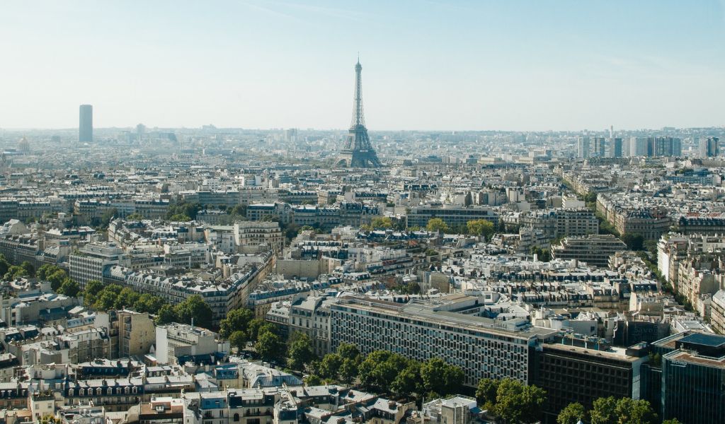 Paris sports travel - Eiffel Tower (Image: PxHere.com)