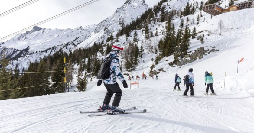 Action Outdoors launches 2024-2025 UCPA skiing holidays for 18-30s